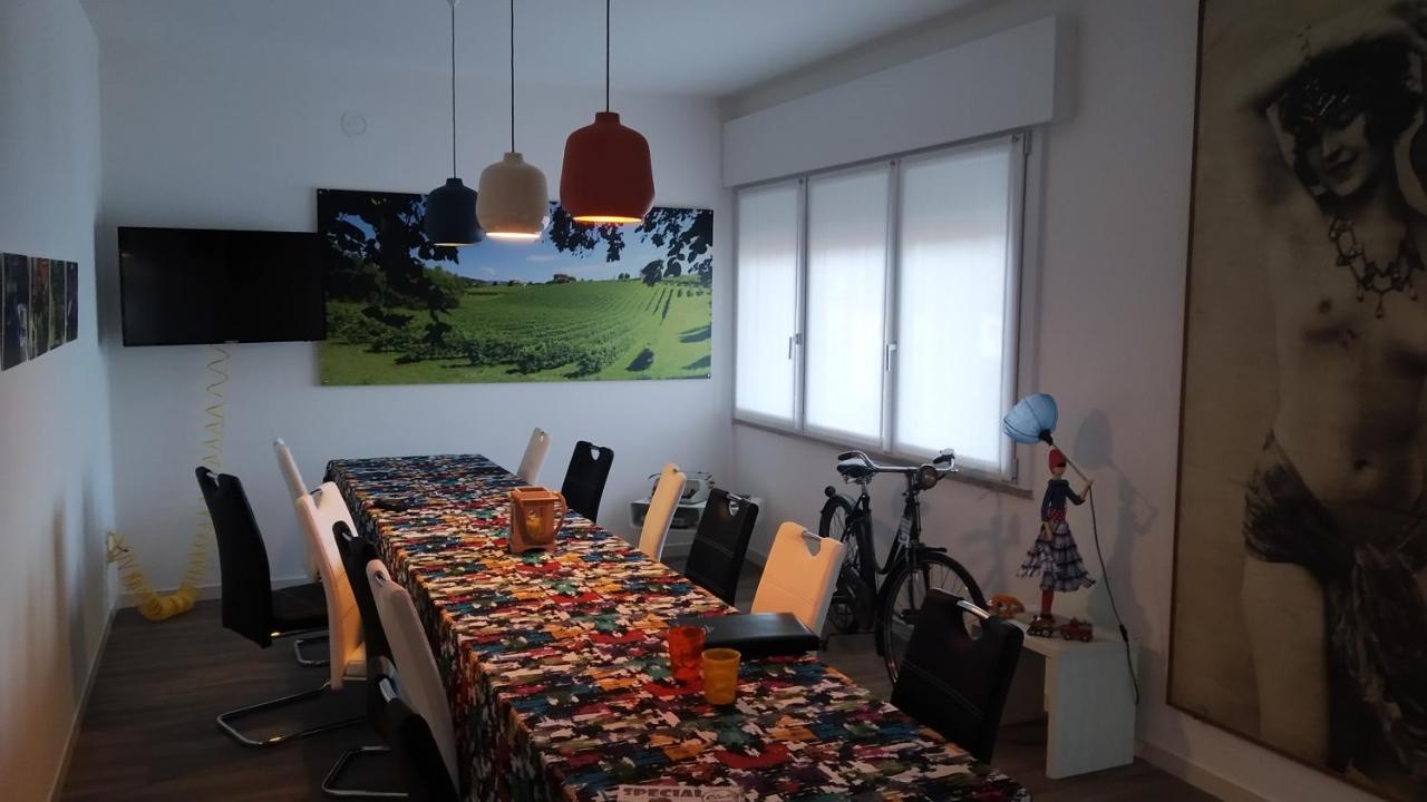 Garage Con Camere П'єве-ді-Соліго Екстер'єр фото